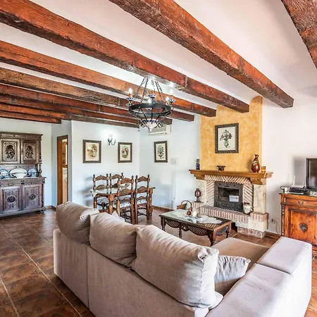 Triana Villa